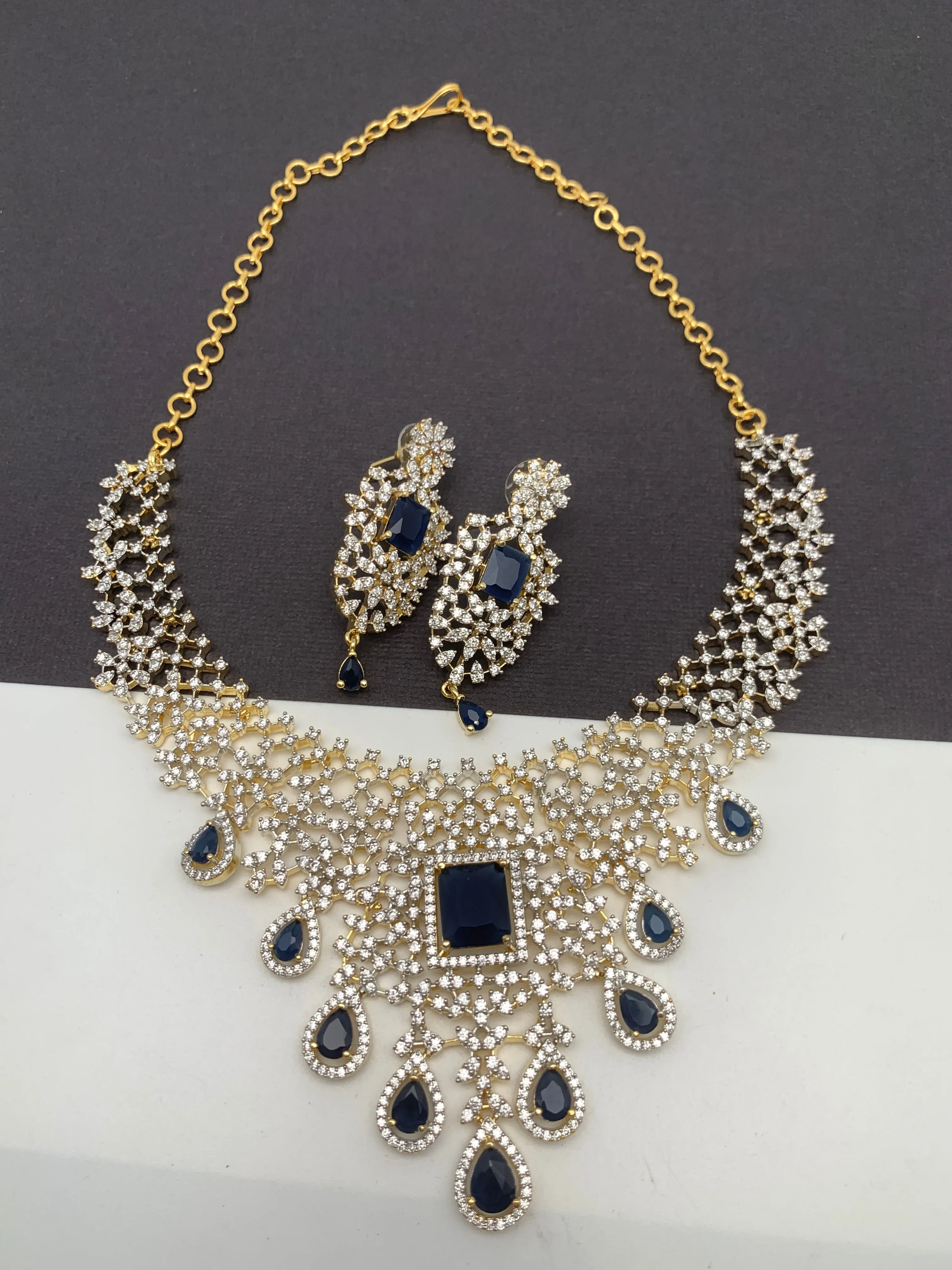 AD Color Stone Short Neckline Necklace