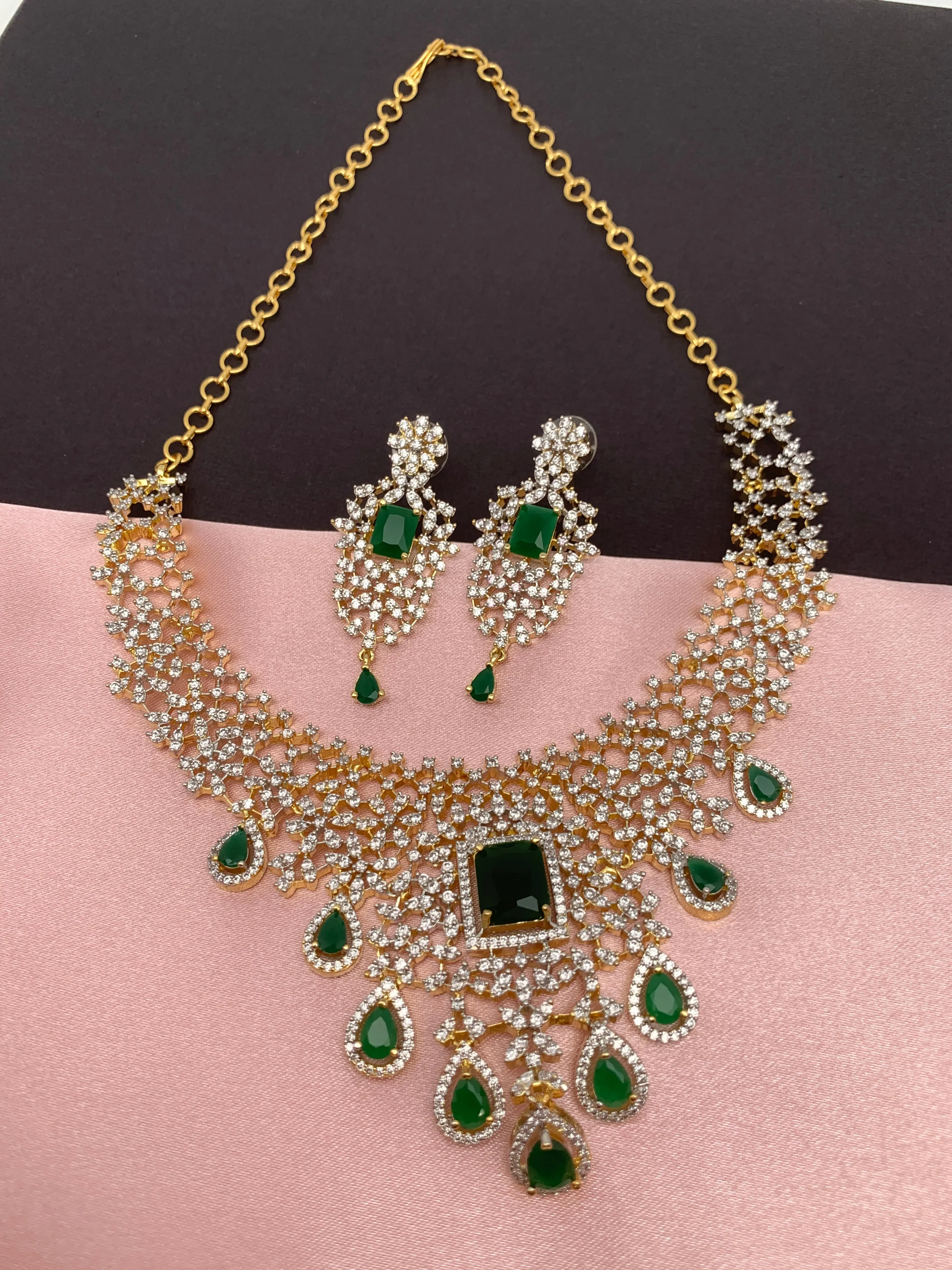 AD Color Stone Short Neckline Necklace