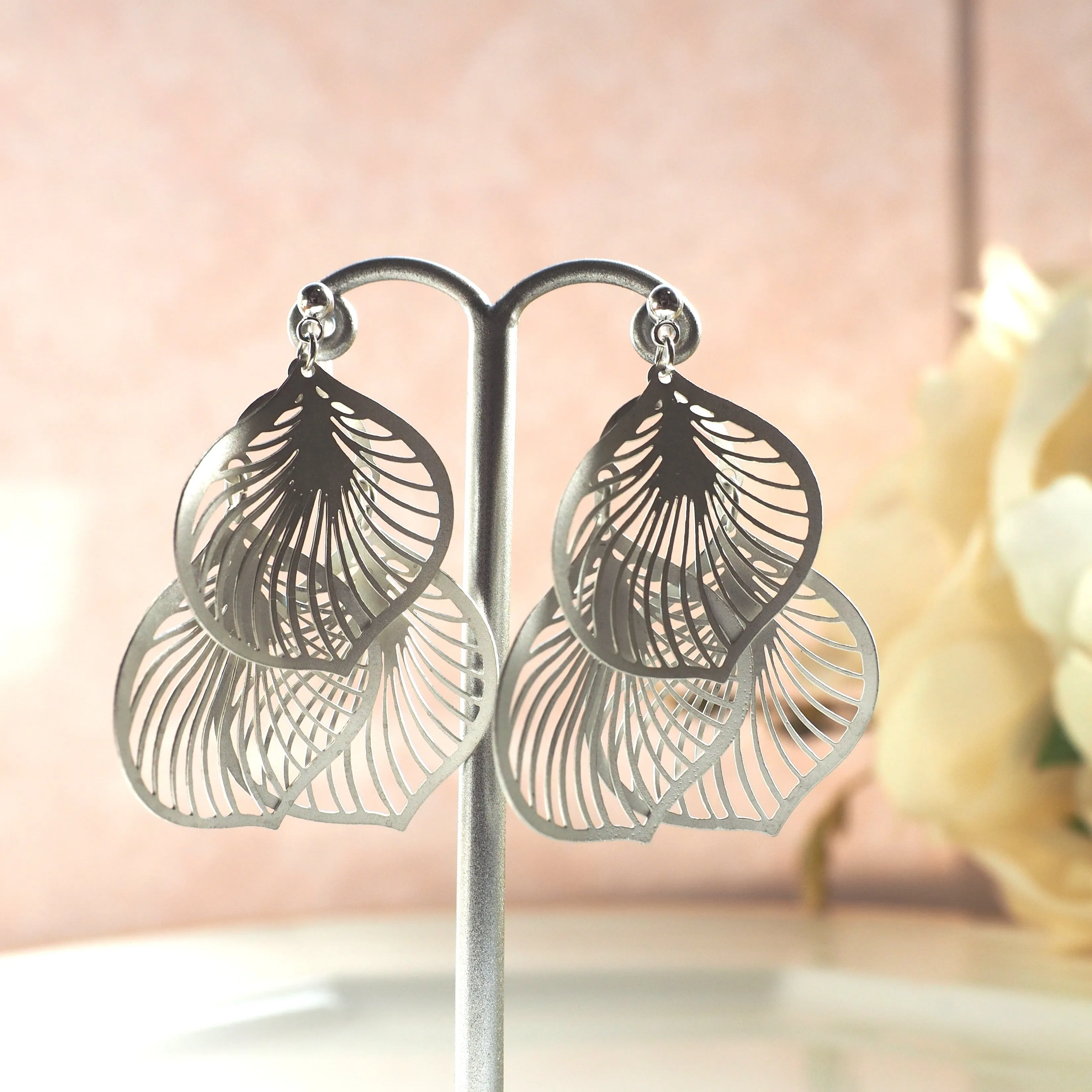 Dangle silver three leaf filigree invisible clip on earrings