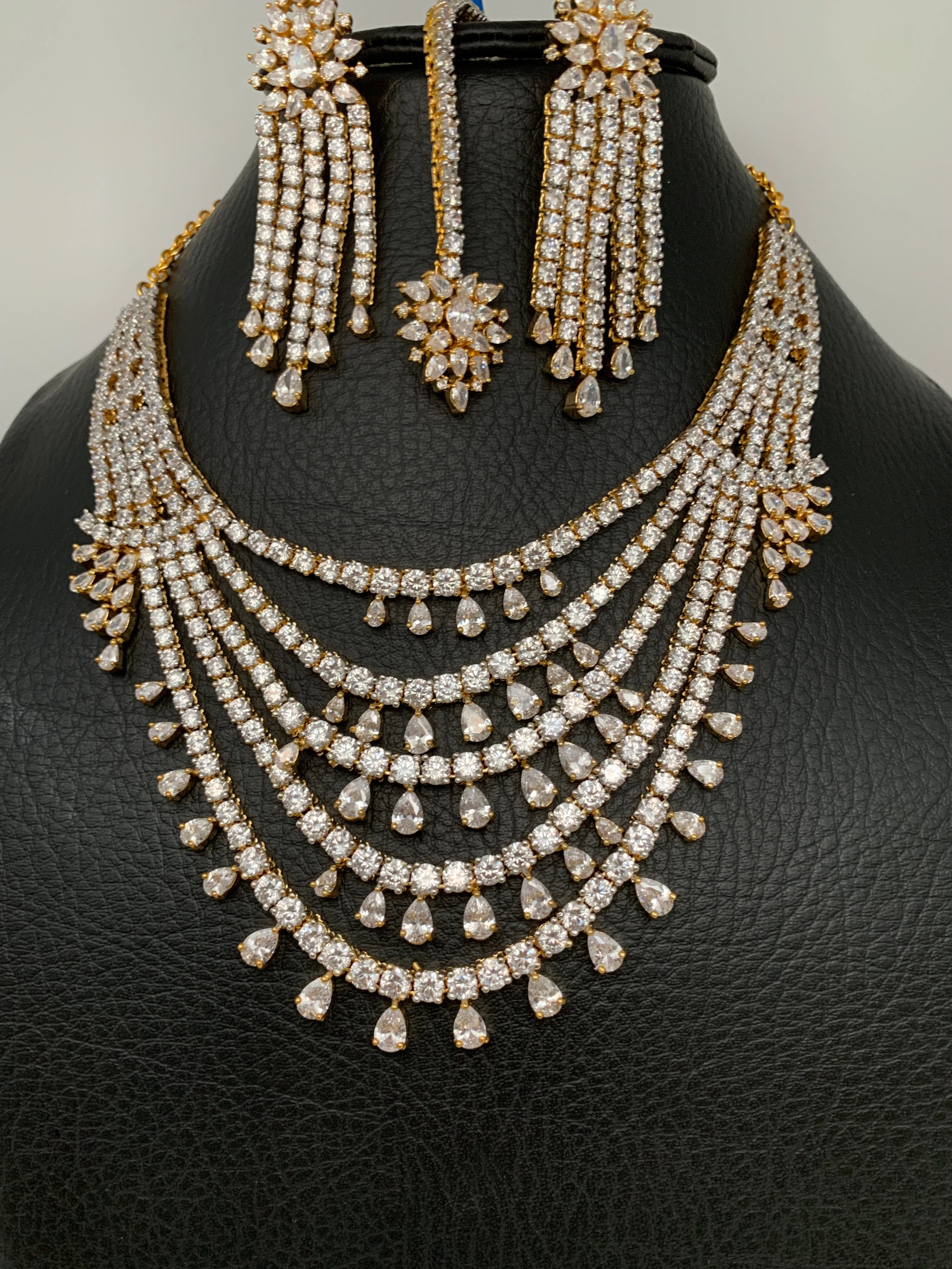 Diamond Multi Layer Elegant Premium Short Necklace