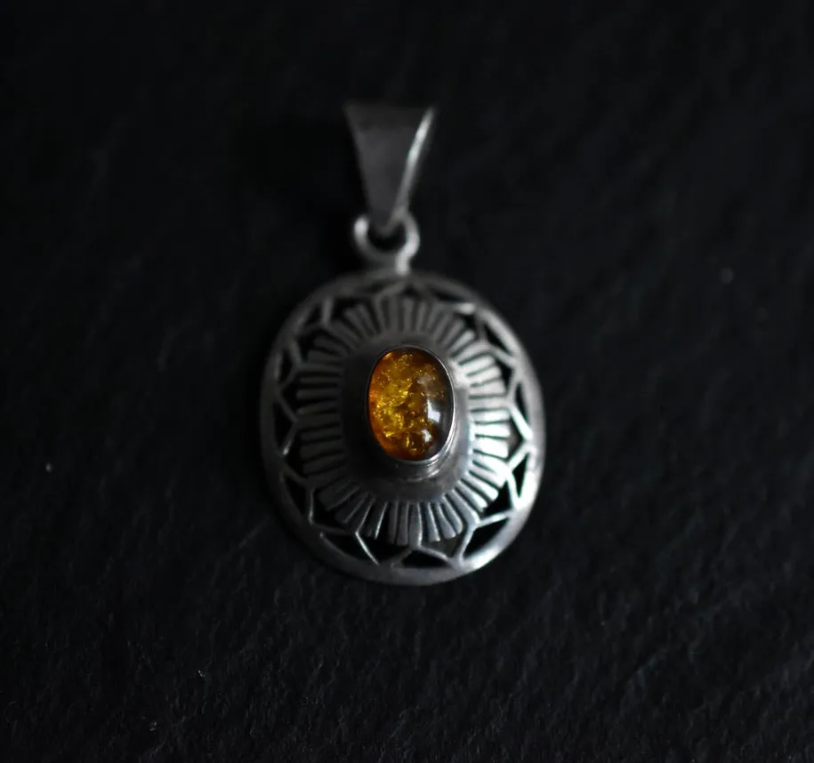 Handcrafted Vintage Baltic Amber Silver Sterling 925 Pendant