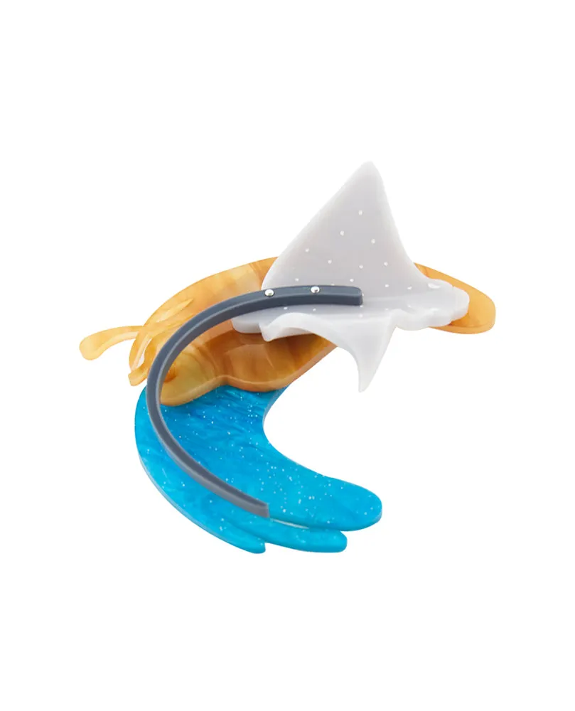 Majestic Stingray Swimming Brooch