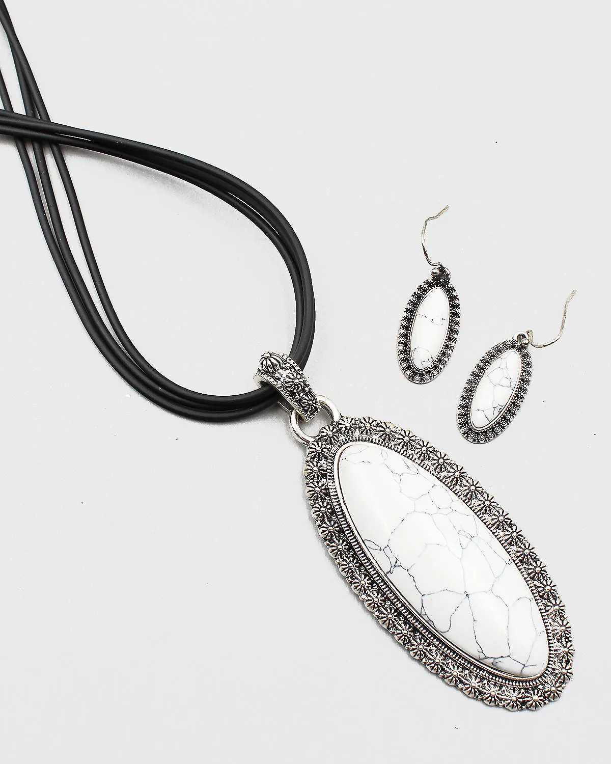 Oval Pendant Necklace Set